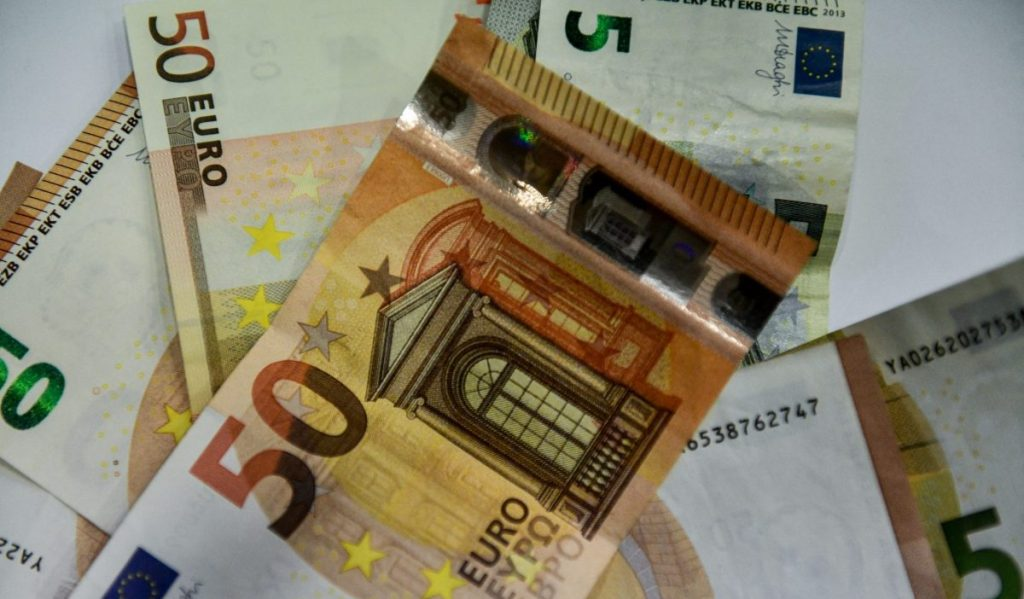 Τέλος η «ομηρία» από χρέη – Απαλλαγή από ποινικές διώξεις και διπλή ρύθμιση-ανάσα για χιλιάδες επαγγελματίες και νοικοκυριά